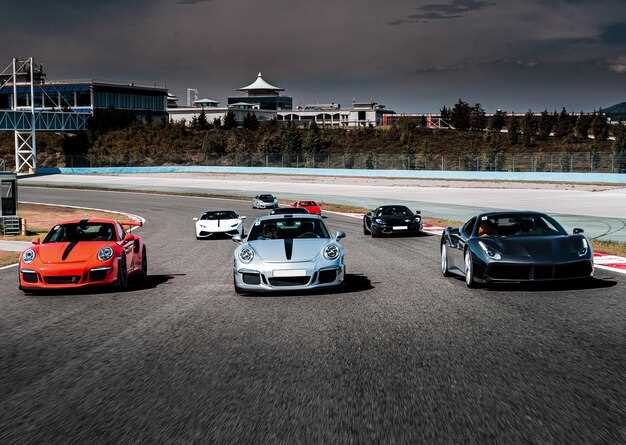 BMW M4 GT4 vs Audi R8 LMS GT4